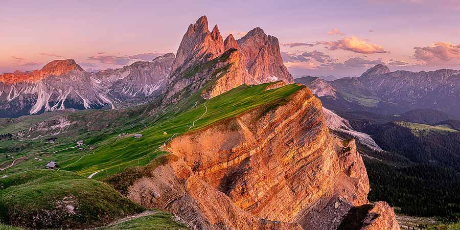 An example ultra-high-resolution landscape photo from VAST.